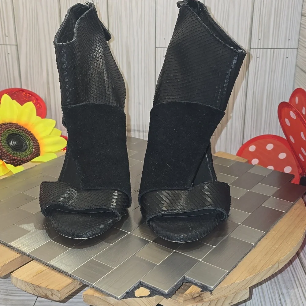 Mia Limited‎ Edition Rogue Black Textured Leather Booties